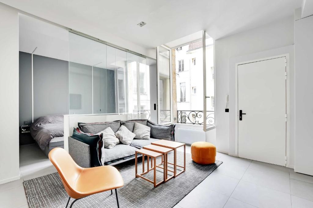 Appartement CMG Beautiful Studio Saint-Paul Marais 2P-1BR 37 Rue Vieille du Temple 75004 Paris