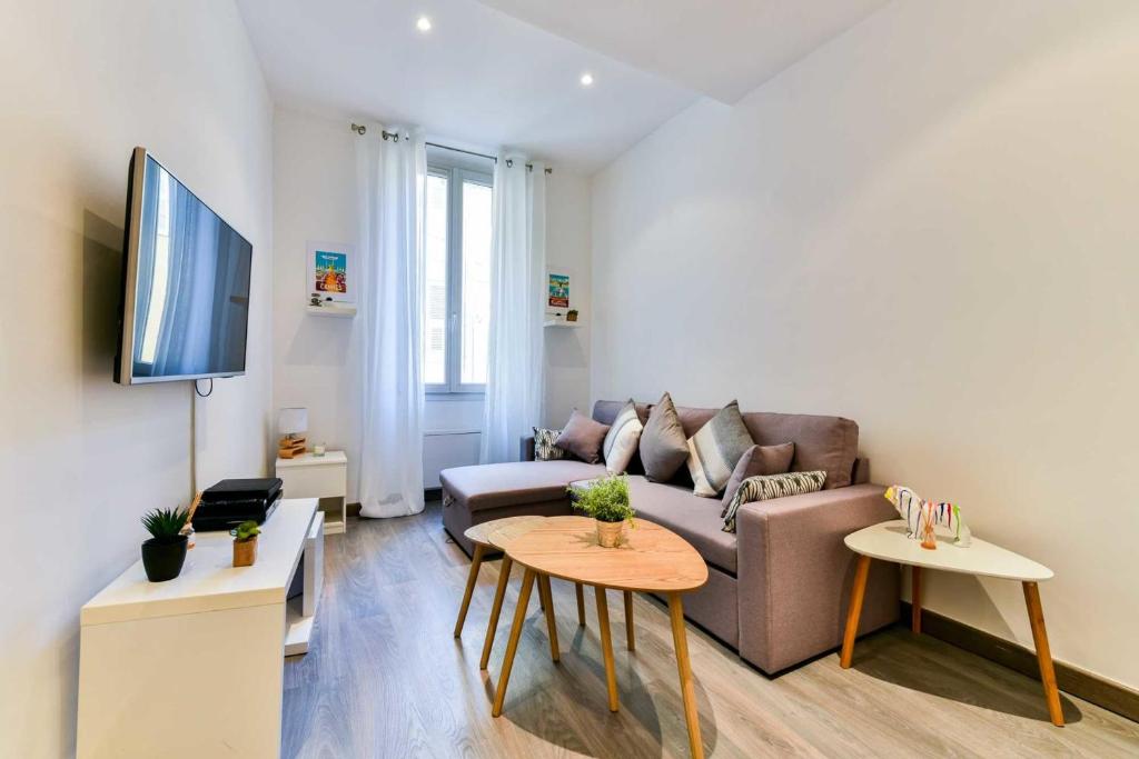 CMG - Bel appartement - 5 min à pied du Palais des Festivals 15 Rue du Maréchal Joffre, 06400 Cannes