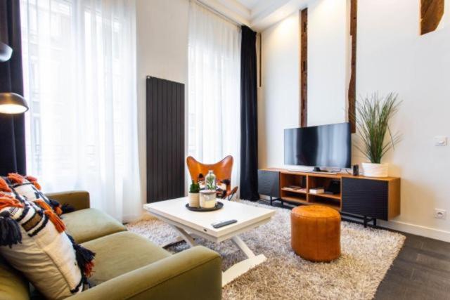 CMG Grand Boulevards / Sentiers II 43 Rue de la Lune, 75002 Paris