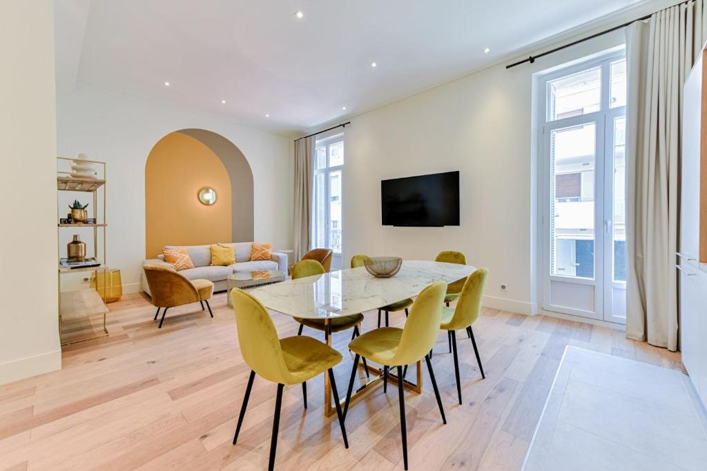 Appartement CMG - Luxueux appartement 2BR-6P - Cannes Centre 4 Rue du Commandant Vidal 06400 Cannes