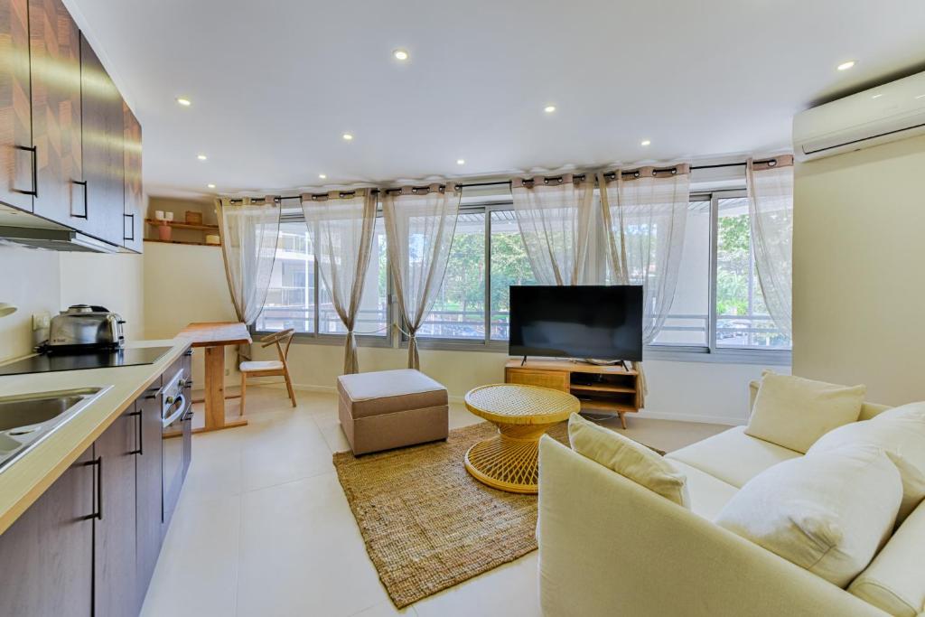 CMG Magnifique appartement 7P / Centre ville - Beach 250m 1 Rue Saint-Honorat, 06160 Antibes