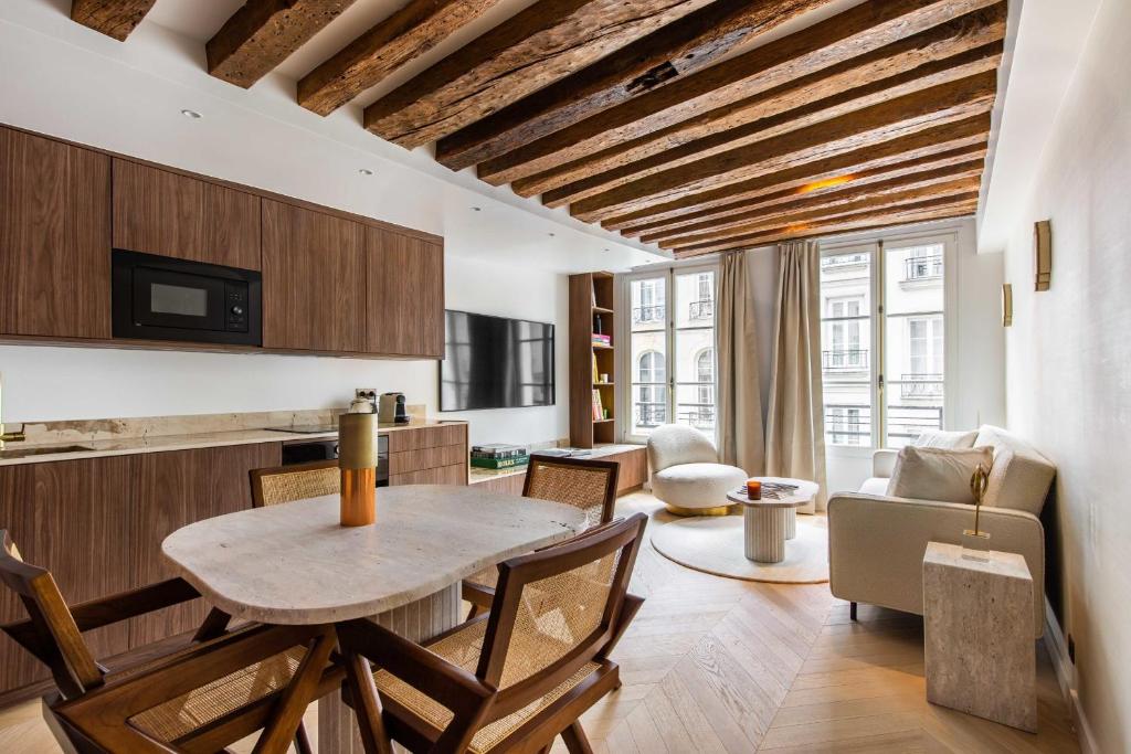 CMG- Magnifique appartement - Louvre / Saint Honore - 2 102 Rue Saint-Honoré, 75001 Paris