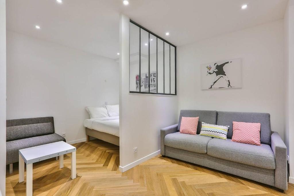 Appartement CMG Montorgueil/ Grands Boulevards 9 Rue de la ville Neuve 75002 Paris