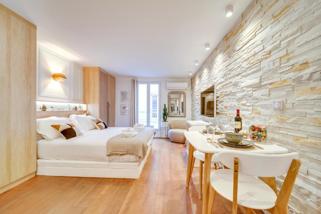 CMG NEXT TO LOUVRE - 2 42 Passage Choiseul, 75002 Paris