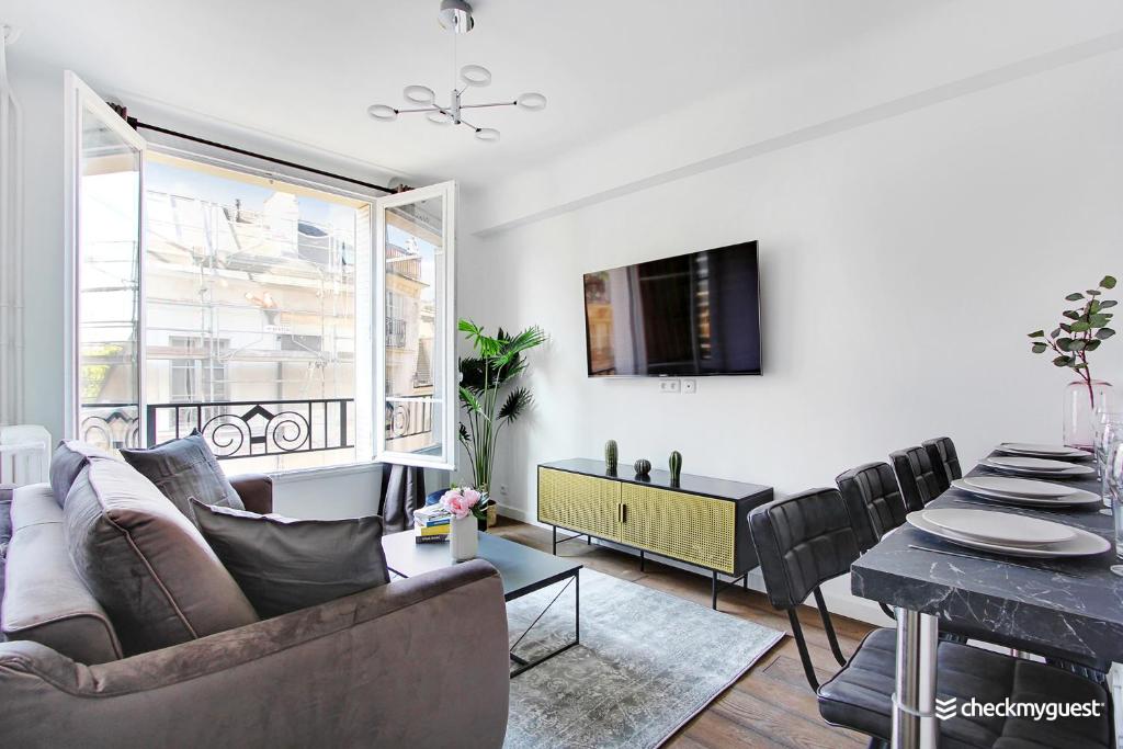 CMG - Place des Vosges 8 Rue du Passage de la Mule, 75004 Paris