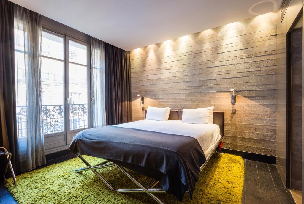 CMG - Premium Tour Eiffel - 14 6 Avenue Fremiet, 75016 Paris