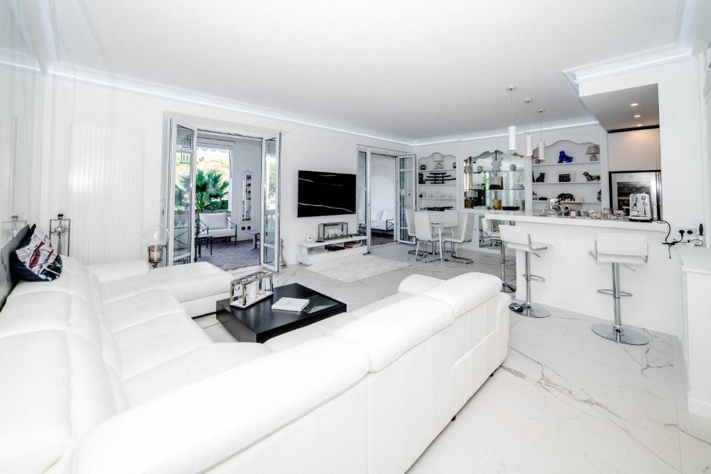 CMG - Résidence La Corne d'Or - Vue mer Croisette 100 Boulevard de la Croisette, 06400 Cannes
