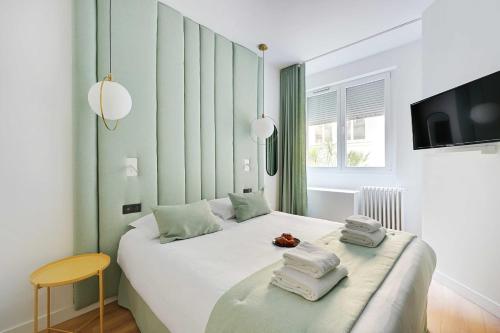 CMG - Super apartment near Place de la république / Beranger D