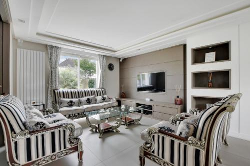 CMG Superbe maison 3BDR w jardin - 25 minutes de Paris