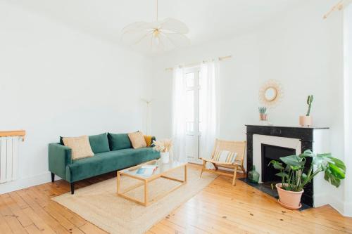 COACHELLA Cozy 2 bedrooms apartment in famous St Charles Area