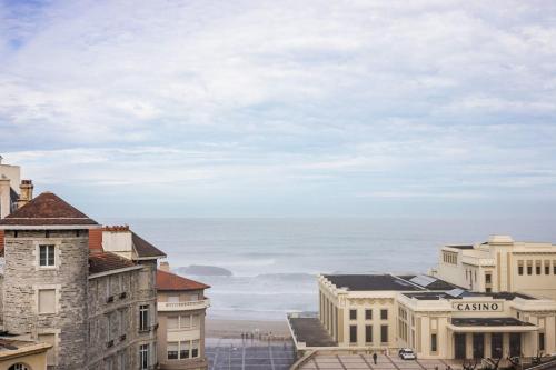 COAST KEYWEEK Duplex apartment in the city center with sea view