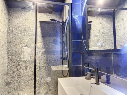 Cocon Blanc câlin - Jacuzzi privatif - Insolite à Saint Etienne
