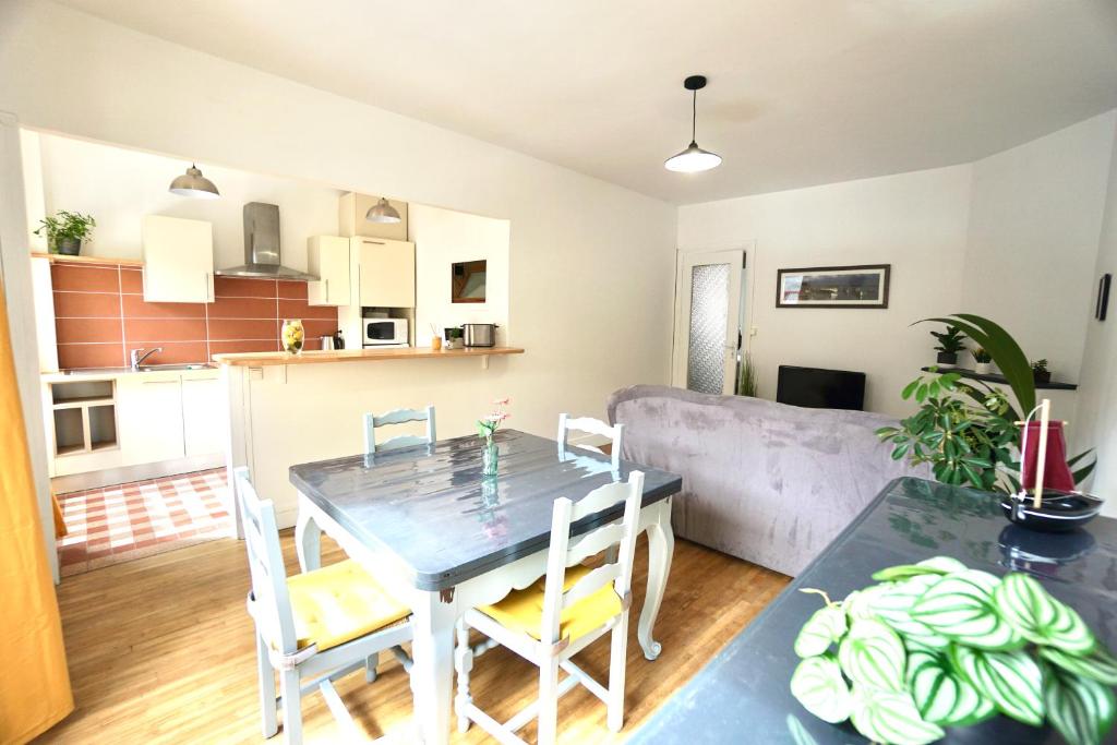 Cocon urbain * proche centre * A 2 pas de la gare* 83 Rue Paul Guieysse, 56100 Lorient
