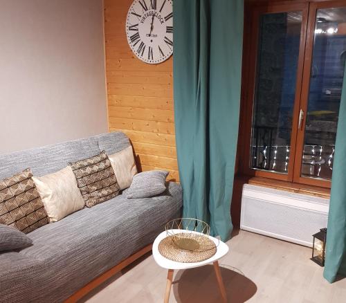 COCOON 2 PLEIN CENTRE DE BESSE wifi tv tout confort EDF INCLUS