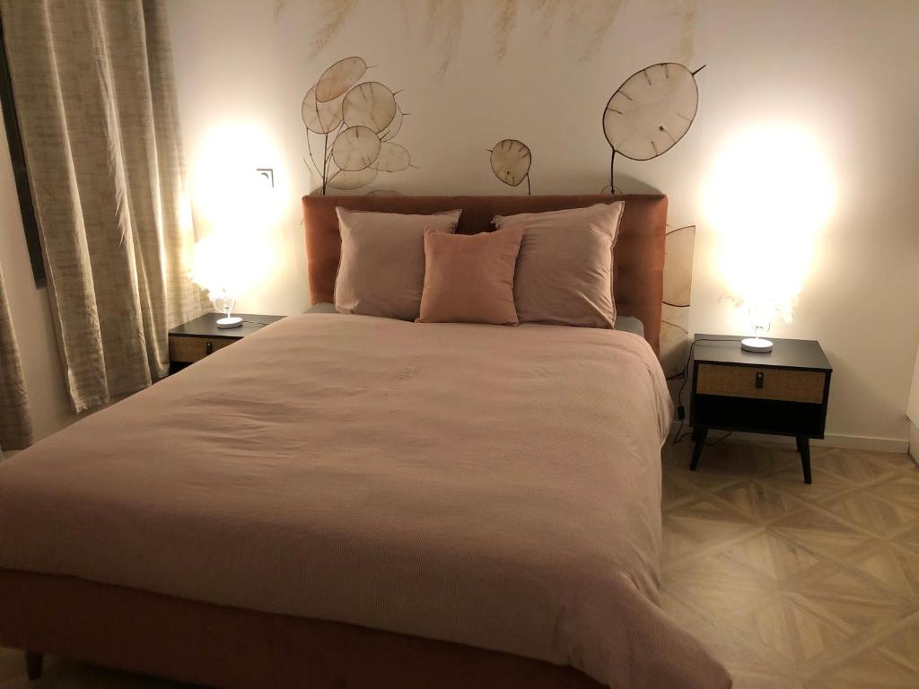 Appartement Cocoon Room (Balnéo) prox. Golf/ Bourgoin/Aéroport 5 Place de la Fontaine 38080 Saint-Alban-de-Roche