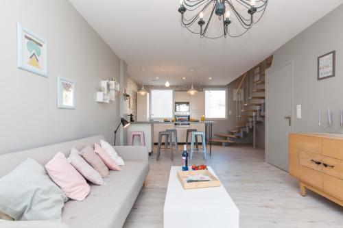 Cocooning 3 pièces duplex 3 étoiles calme centre ville à 5mn plages et Palais