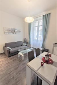 Appartement Coeur de Cannes - 5mn Croisette Palais - Terrasse et Parking 2 Rue Jean Goujon 06400 Cannes Provence-Alpes-Côte d\'Azur