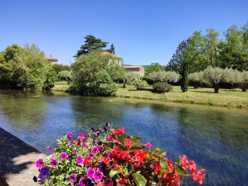 COEUR de GOUDARGUES! 3 ch, 3 SDB, Extérieur, CLIM