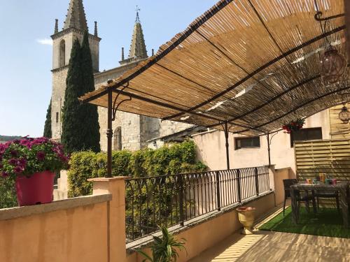 COEUR de GOUDARGUES! 3 ch, 3 SDB, Extérieur, CLIM