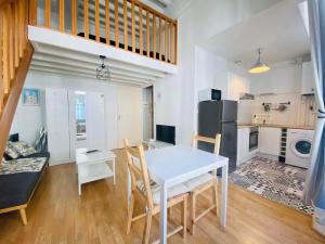 Coeur de ville, appartement moderne avec mezzanine