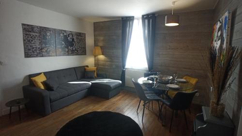 Coeur de ville, calme, spacieux,Parking et wifi !