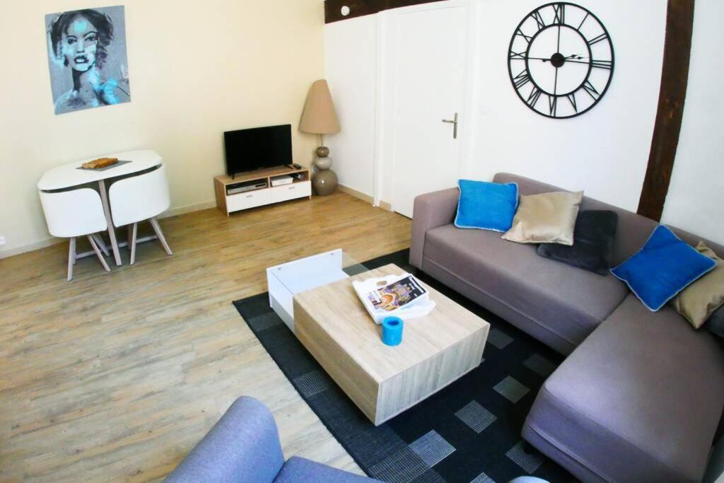 Appartement Coeur de Ville, Charmant 2 pieces, Parking/Wifi ! 13 Rue Daniel Boutet 28000 Chartres