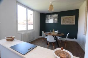 Coeur de ville, T2 cosy & élégant avec jardin