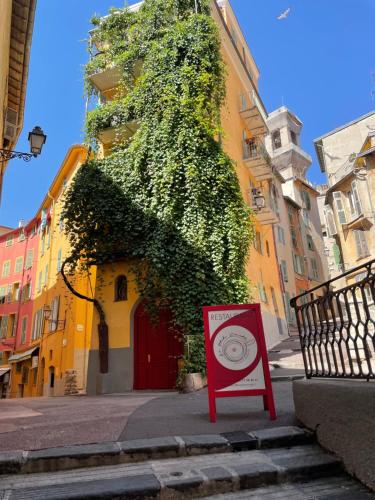 Coeur Vieux Nice Joli traversant