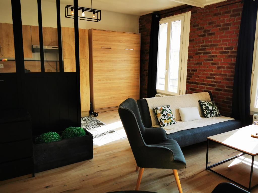 COLLEGIALE PROCHE CENTRE VILLE Home-One