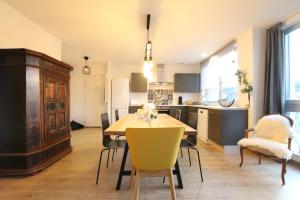 Appartement Colmar City Center - Bright and Large Appartement REMPARTS Etage 2 - Floor 2nd 26 Rue du Rempart 68000 Colmar Alsace