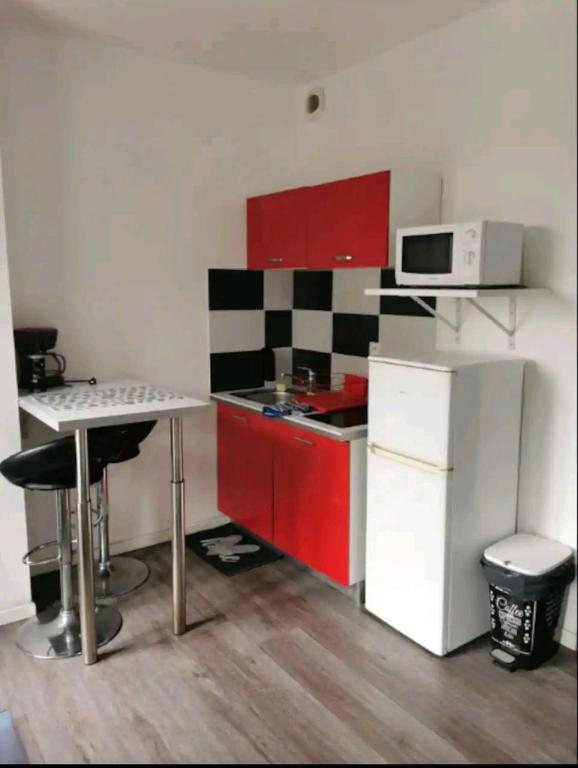 Colombe 84800 LʼIsle-sur-la-Sorgue