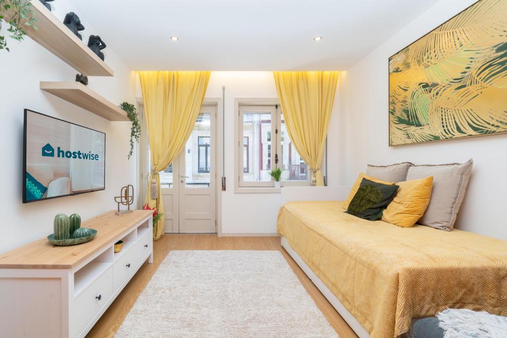 Colorful Bright Flat with Balcony by Host Wise 107 Rua de José Falcão 1F, 4050-315 Porto
