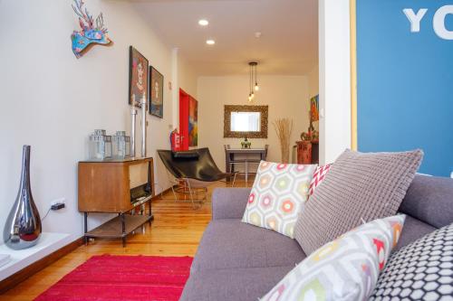 Colourful Alfama Apartment