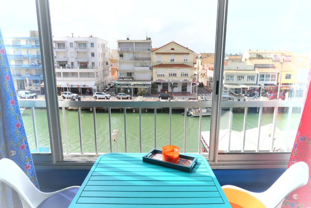 COM•BRO Apartment
