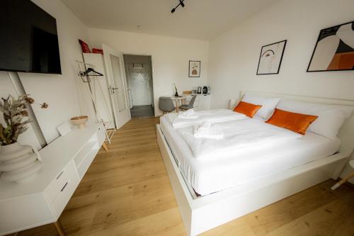 COME4STAY Passau-Modern WLAN Küche Balkon SmartTV Netflix
