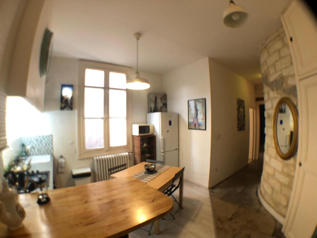 Comédie Appart Cosy 70m2 T3 Cœur de ville 3 Rue du Guesclin, 34000 Montpellier