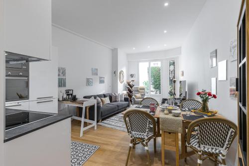 Comfort and style 2 BR AC & Large Patio Near Sea