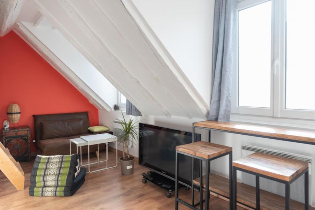 Appartement Comfortable 30m of charm in the heart of Paris 38 Passage du Désir 75010 Paris