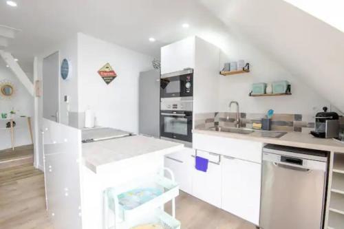 Comfortable air-conditioned T3 in the heart of Amboise with parking space