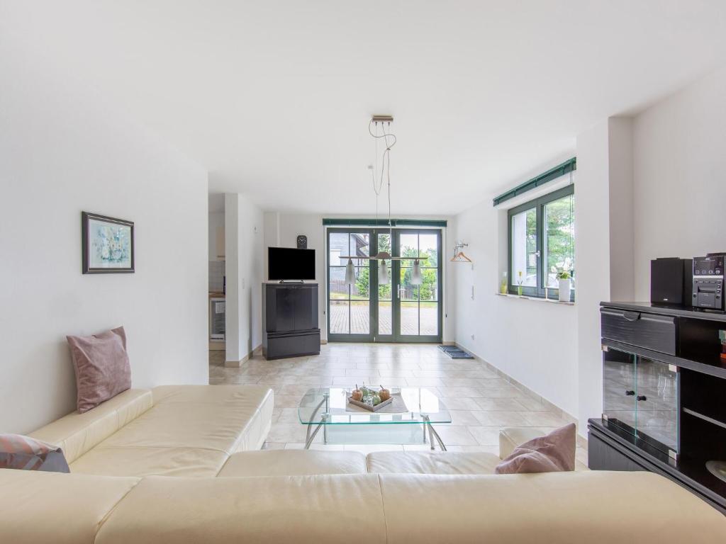 Comfortable apartment in Eisfeld with bicycle storage , 98749 Eisfeld