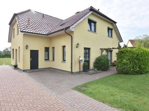 Comfortable Apartment in Kuhlungsborn Near Sea