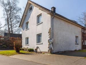 Comfortable apartment in Monschau H fen with private garden