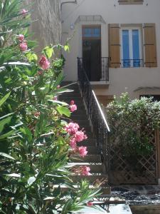 Appartement Comfortable Gite (3) in attractive Languedoc village 15 Rue Française 34480 Magalas Languedoc-Roussillon