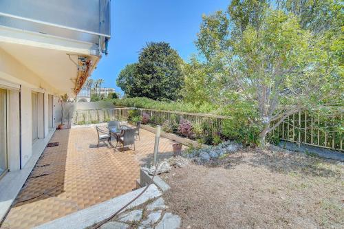 comfortable, superb south terrace