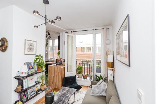 Comfy 31 M For 2 Well Decorated With Balcony