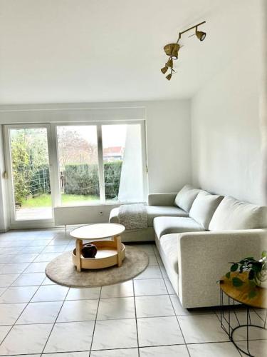 Comfy unit with garden & free parking on premises