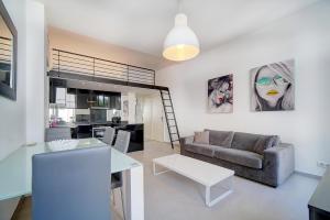 Appartement CON1 - 2 pièces + mezzanine, centre ville CON1 26 Rue Hoche 06400 Cannes Provence-Alpes-Côte d\'Azur