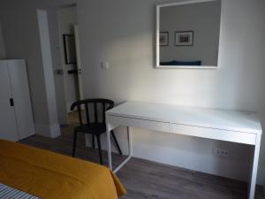 Appartement Confortable 1 Bedroom Apartment at Areeiro Avenida de Roma 18 - 1º Dto Apartamento A 1000-265 Lisbonne -1
