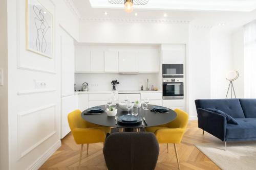 Contemporary 3-bedroom apartment in the heart of Cannes