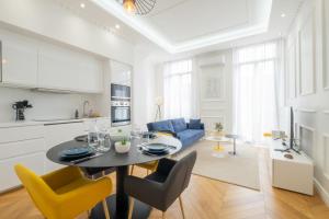 Contemporary 3-bedroom apartment in the heart of Cannes
